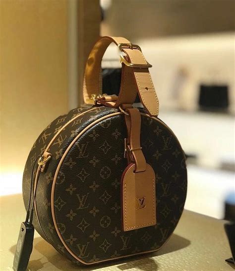 louis vuitton chapeau bag